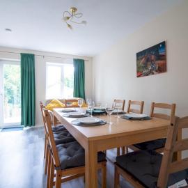 3 Bedroom family home Parking Garden - Pass the Keys