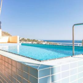 Duplex en Almadrava con piscina comunitaria, Hotel in Montjoys