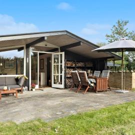 4 Bedroom Cozy Home In Jægerspris، فندق في Jægerspris
