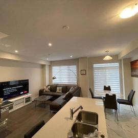 Cozy 3-Bedrooms T-Home #Niagara, viešbutis mieste Thorold