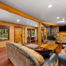 Whispering Pines - Cabin w hot tub