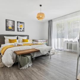 Gelbe Koffer - Komfort Apartment in Homburg mit 3 separaten Schlafzimmern - 1 km zur Uniklinik - bis 6 Pers