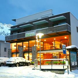 Bed & Breakfast Hostel Nives, viešbutis mieste Solda