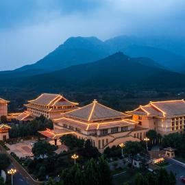 Dengfeng Zhongzhou Huading Hotel, ξενοδοχείο σε Dengfeng