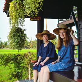 The White House Homestay, Hotel in Ban Amphaeng