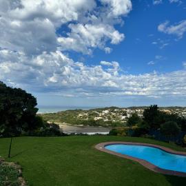 Ulwandle ngasemlanjeni, hotel in Beacon Bay