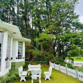 Lakeside Cottage by Clover