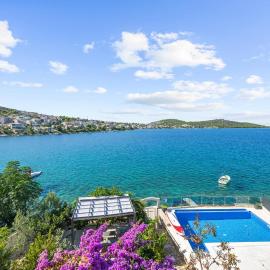 Beach Front Home In Kalebova Luka