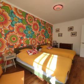 LE VEGAS Logis de luxe avec salle de jeux, hotel in Champagnole