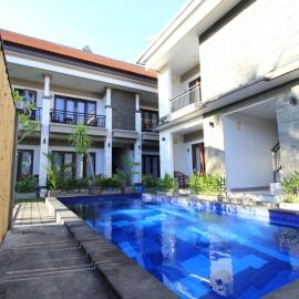 De Dukuh Guest House, hotel in Kuta