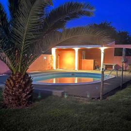 Villa avec piscine, Spa, terrain de pétanque, baby foot, ping pong, hotel in Labarthe-sur-Lèze