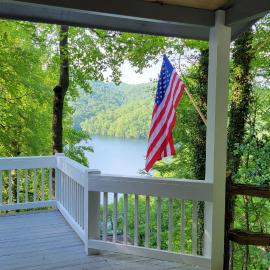 Mountain Lake Retreat I Getaway with Stunning Views