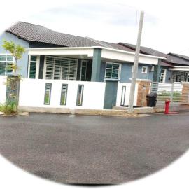 Azzinki HOMESTAY, hotel in Kampong Bukit Kuang