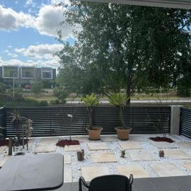 安静的住宅区 4个卧室3个卫生间 步行5分钟到达火车站Westfield 购物中心, hotel i Penrith