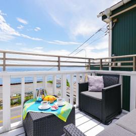 Oceanfront Villa Hale Kahakai - Vacation STAY 52109v, hotel in Miura
