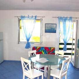 Vidoni - apartmani Roza, Hotel in Zastražišće