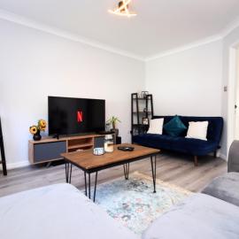 Spacious 3 Bed Home In The Heart Of Bridgend - By EKLIVING LUXE Short Lets & Serviced Accommodation