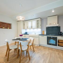 A&A Luxury Apartment with garden, Hotel in Tartu