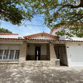 Casa Miriam - Casa En Miramar Para 4 PAX Con Cochera - Hola Sur, hotel in Miramar