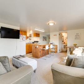 Cozy Apt < 1 Mi Near Lake Huron & Mackinac Island!, hotel a Saint Ignace