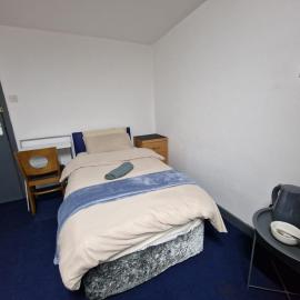 Room near East Midland Airport 6