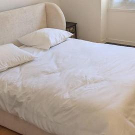 Chambre Voltaire ou Chambre Beckett, terrasse en bord de Sorgue, hotell sihtkohas Le Thor
