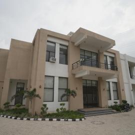 TDI Club Retreat Sector-110، فندق في Mohali