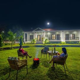 Alaya Stays 5 BHK Pet friendly with pvt pool - Ashirwad Farms, hotel u gradu Gurgaon