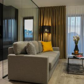 Luca - Luxury Park-View Apt with Balcony