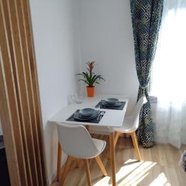 Studio indépendant location courte durée à proximité du Lycée International