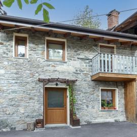 Holiday Home Le nid d'Alessandro by Interhome, hotel u gradu Fenis
