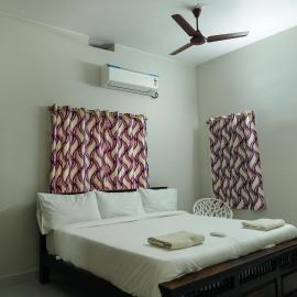 Hill View Paradise - A luxurious 2bhk's & Private Rooms Near Bhudevi Complex TTD Ticket Counter Alipiri