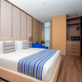 CIKA GOLDEN HOTEL and SUITES, hotell i Lomé