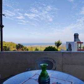 Sea View Family Residence, hotel Aigáni városában