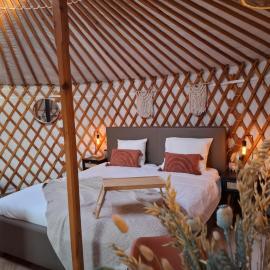 Yurt 2-4p, hotel a Ravels