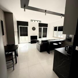 Sophia & Maya - Luksusowe Apartamenty Z Tarasem Blisko Centrum Katowic - Prywatny Parking - Self Check-In 24h، فندق في شورزوف