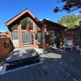 Oceanview Cabin 18 with Private Jacuzzi, hotel a Smith River