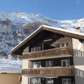 Ferienwohnungen Wallis - Randa bei Zermatt, hotel a Randa