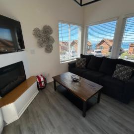Ocean Cabin 22 w Private Hot Tub Pet Friendly, hotel a Smith River