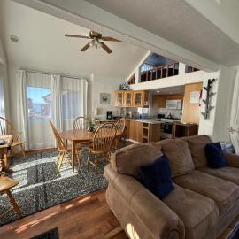 Modern Ocean Cabin 27 Stylish Kitchen & Jacuzzi