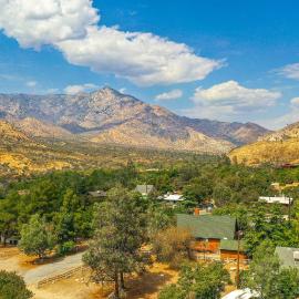 Idyllic Home in Kernville w/ Private Beach Access, hotel v destinaci Kernville