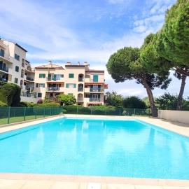 Appartement spacieux ,4 pers,Piscine & Vue mer