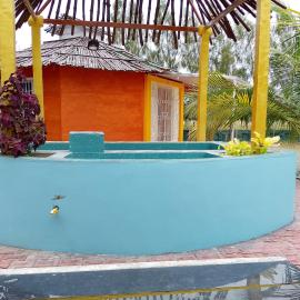 Coral House, hotel a Cheyūr