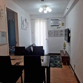 Lanang에 위치한 호텔 Arezzo Place Davao - Condo Rentals WITH FREE POOL, 200MBPS CONNECTION