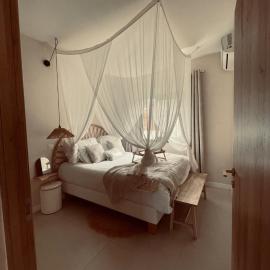 L'essentiel Home By Chloé, hotel in La Possession
