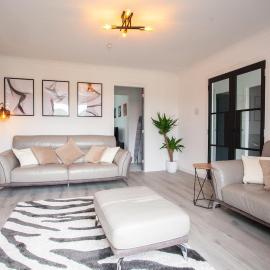 Modern 3 Bed Flat Balloch, hotel in Jamestown