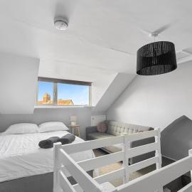 Amaya Four - Sleeps 5 - 1 bed - Newly renovated- Close to town centre -Grantham Free Gym Access