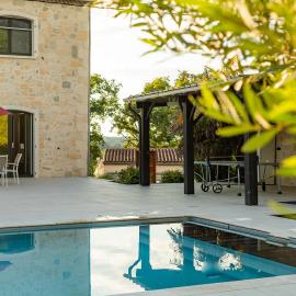 Villa au Petit Bonheur avec clim - Hameau au calme - piscine chauffée - pétanque โรงแรมในMoncrabeau