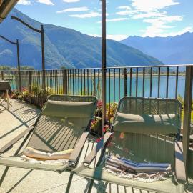 Dascio Silence Ferienwohnung mit Panorama Balkon, hotel i Dascio