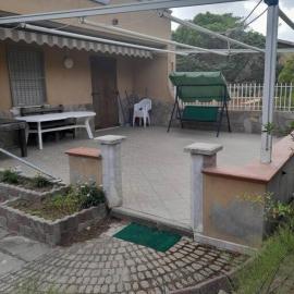 trilocale sul mare con giardino privato